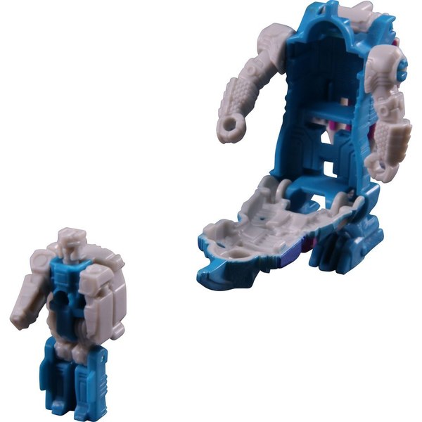 TakaraTomy Power Of The Primes Waves 2 And 3 Stock Photos Reveal Only Disappointing News 01 (1 of 57)